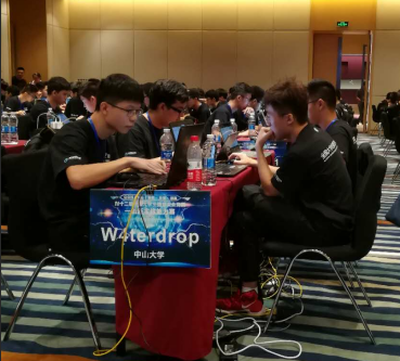 W4terdrop战队在比赛中