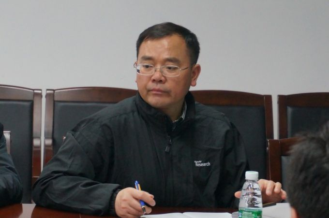 图3. 华东师范大学周傲英教授发言